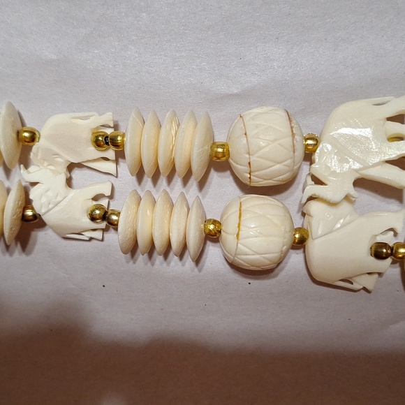 Vintage carved bone statement necklace - Picture 4 of 13